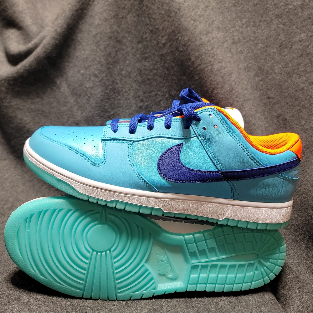Nike Dunk Low SE sneaker in the "Baltic Blue/Deep Royal Blue/Total Orange" 13M
